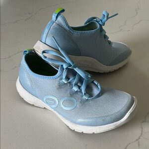 Oofos Women's Light Blue Stride Shoes sz 7.5